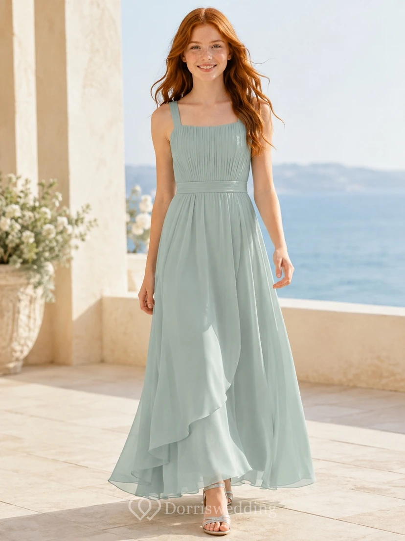 Vestido de dama de honor juvenil color celadón, corte en A, largo hasta el suelo, sin mangas, con falda de capas, estilo romántico.