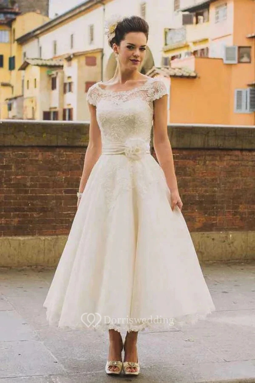 Vintage-Hochzeitskleid mit Kappe, Teelänge und A-Linie, aus Spitze