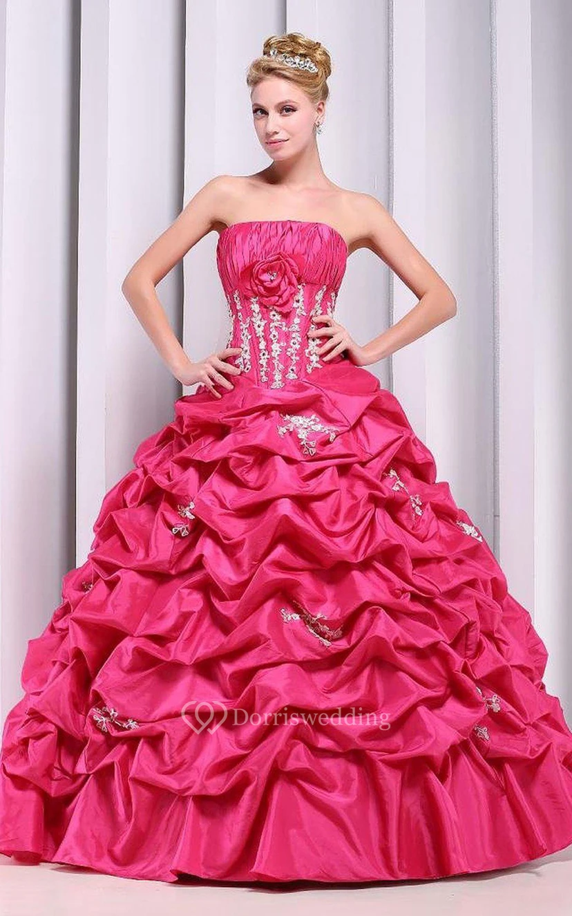 Trägerloses Ballkleid mit Rüschen und Blumenapplikationen view 2