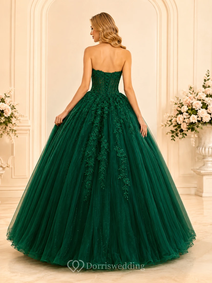 Vestido de gala largo de lujo sin tirantes con escote corazón, encaje y tul, color esmeralda, ideal para quinceañeras. view 2