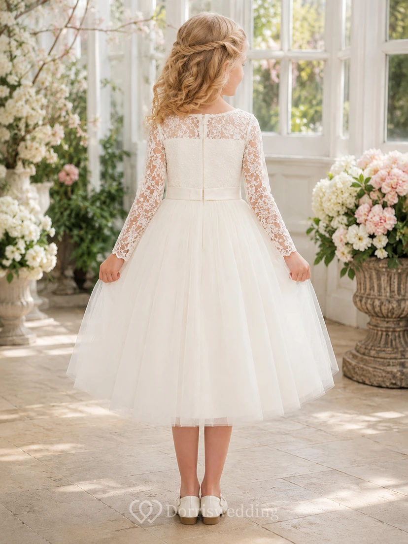 Robe de demoiselle d'honneur modeste, coupe trapèze, en tulle et dentelle, col bijou, manches longues, longueur thé view 2