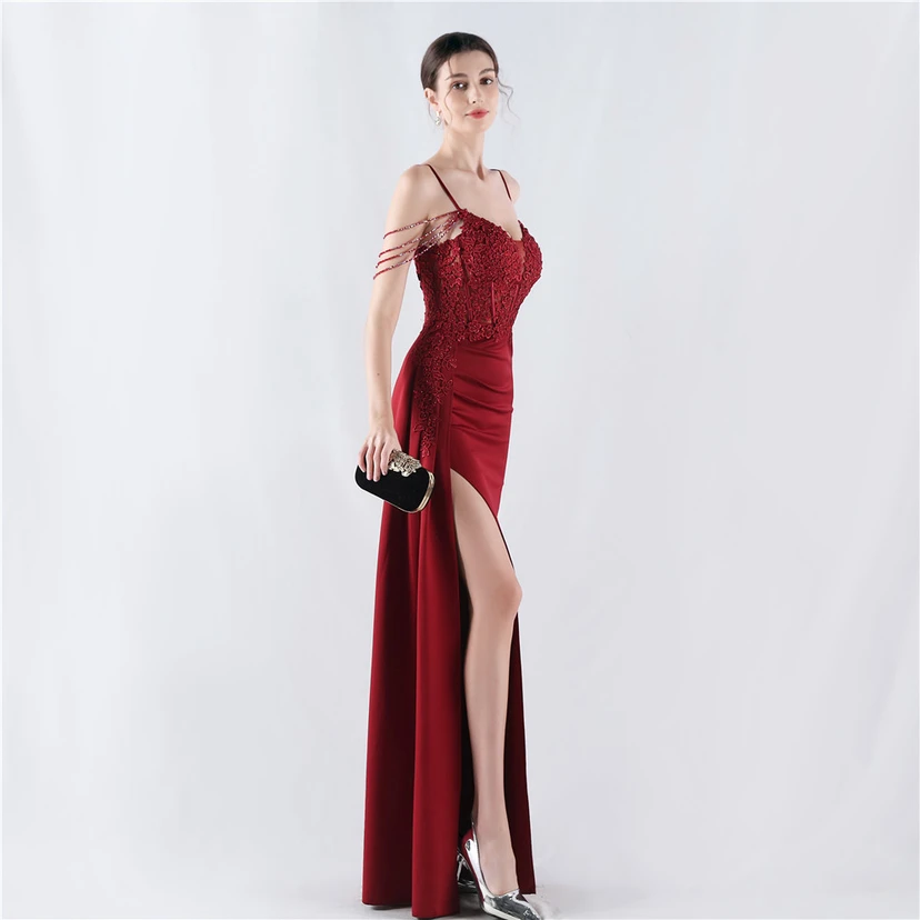 Schweres, mit Diamanten und Blumen besetztes, tailliertes Abendkleid aus Satin mit Fischgrätmuster und Perlenbesatz für Jahrestreffen und Hochzeiten view 24
