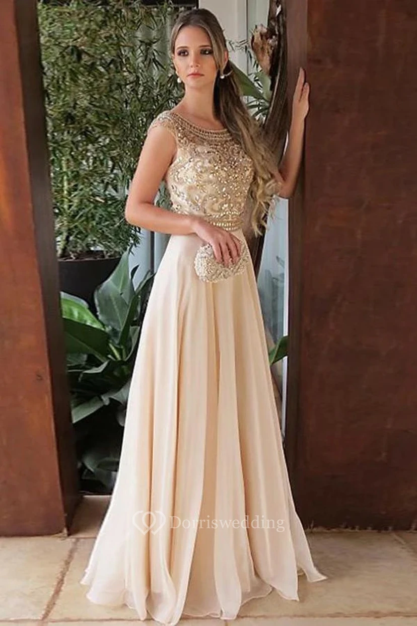 Vestido de fiesta de gasa color champán con escote redondo y parte superior abalorios.