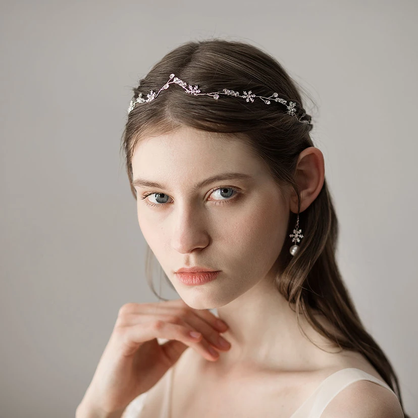 Diademas elegantes de flores plateadas hechas a mano