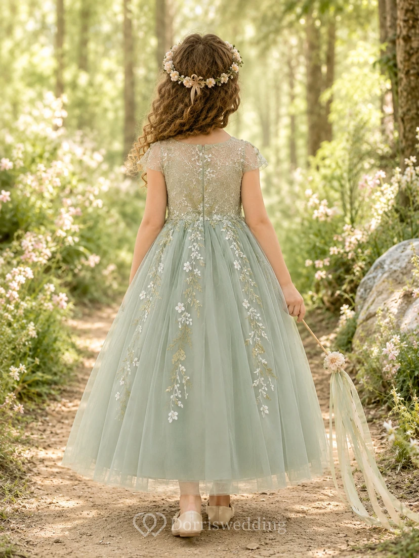 Blumenmädchenkleid aus salbeifarbenem Tüll, A-Linie, Rundhalsausschnitt, Teelänge, florale Applikationen view 2