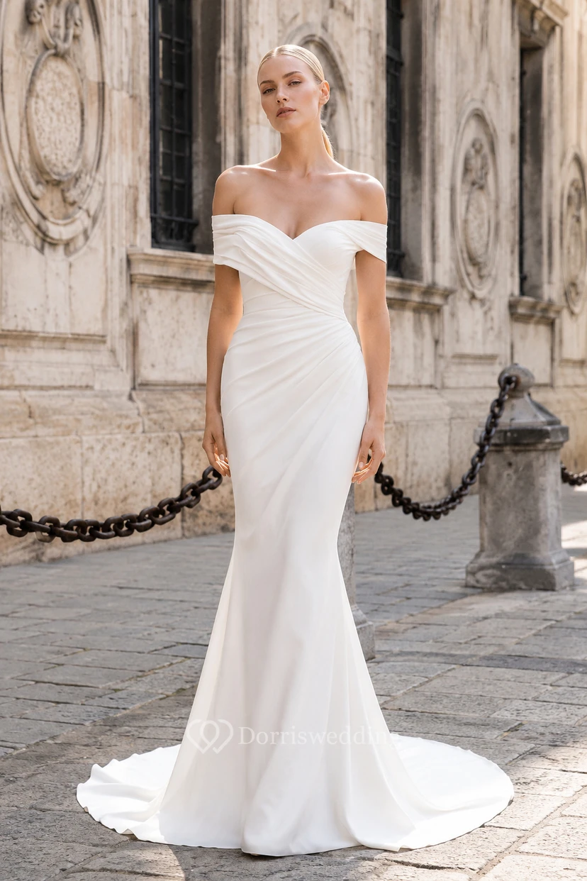 Schulterfreies Meerjungfrauen-Hochzeitskleid aus Satin mit drapiertem Oberteil