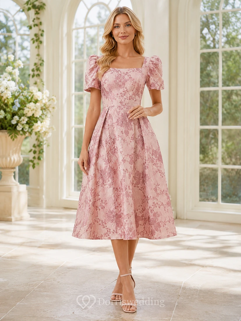 Robe de cérémonie à imprimé floral rose poudré en jacquard, col carré, manches bouffantes et coupe trapèze
