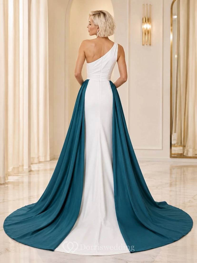 Modernes Brautkleid mit Pfauenaugenmuster, einseitig schulterfrei, aus Satin, drapiert, mit Schlitz und geschwungenem Rock view 2