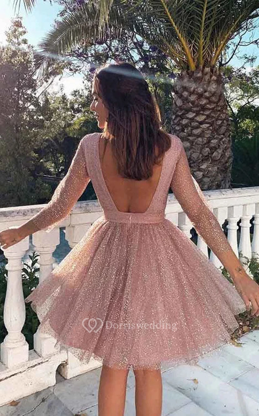 Robe de bal de fin d'année à encolure ronde, manches longues et coupe empire, dos nu, ornée de sequins illusion, coupe courte trapèze et col rond view 2