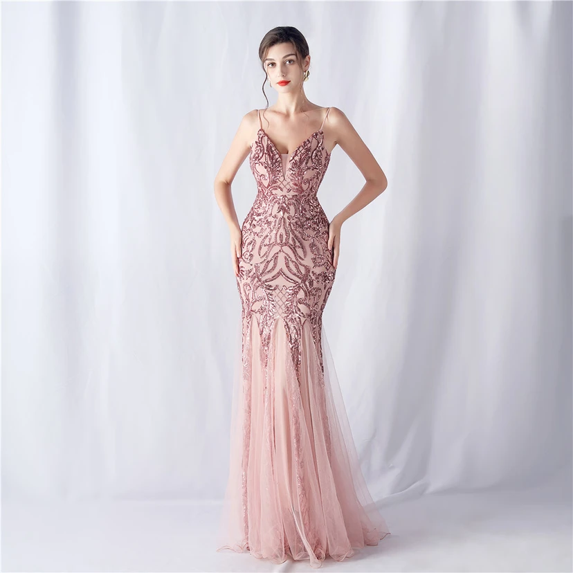 Vestido de noche de alta gama con estampado floral y detalles de malla y cuentas. video preview