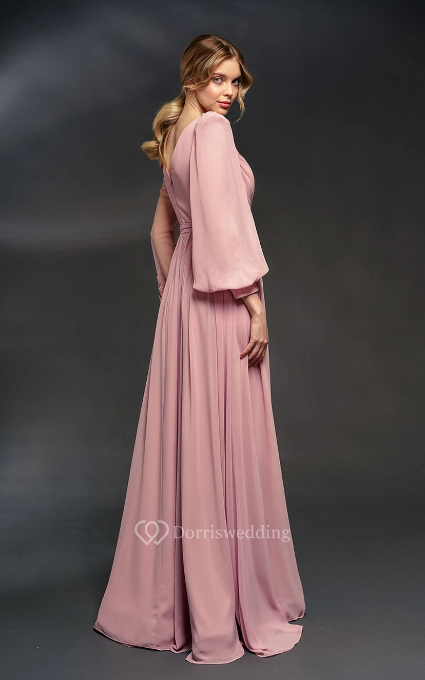 Asymmetrisches Chiffonkleid mit Illusionseffekt, langen Ärmeln und Schlitz vorne mit Applikationen view 2