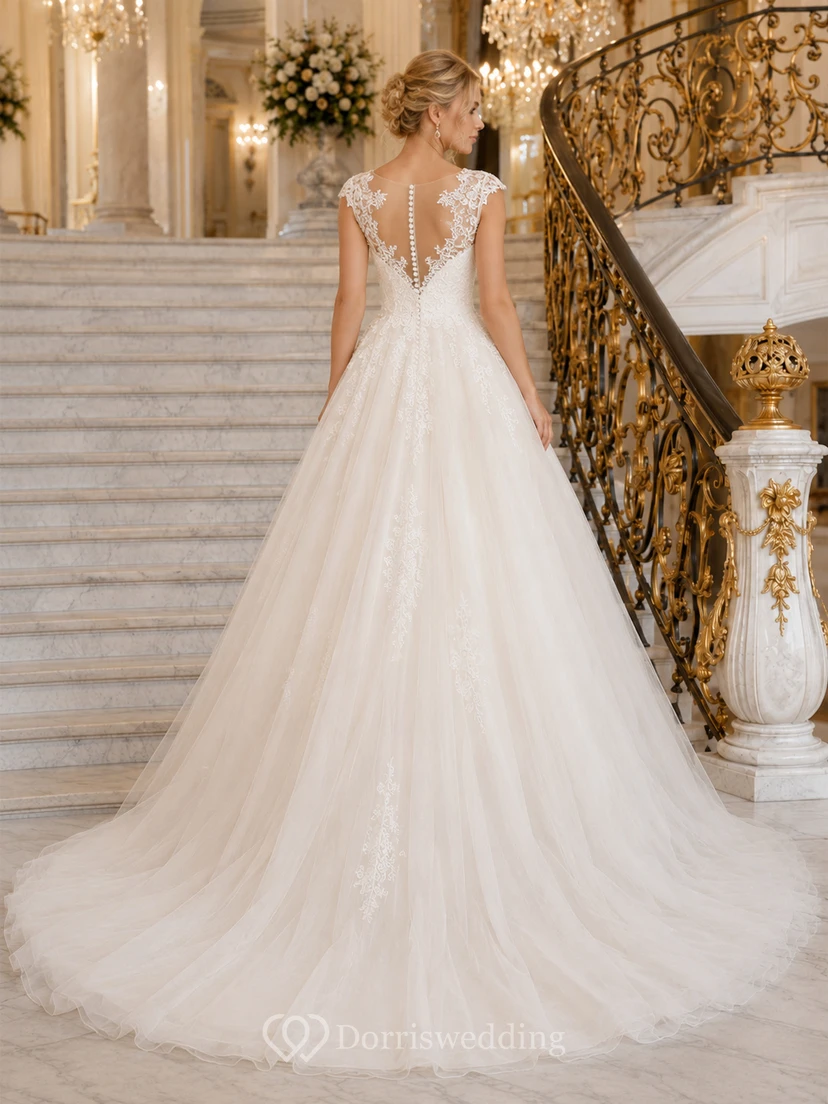 Ballkleid mit kurzen Ärmeln, Spitzenoberteil und Tüll – Brautkleid für den Ballsaal view 2