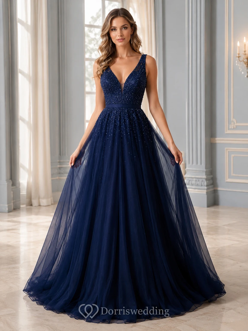Vestido de noche romántico largo hasta el suelo, de tul con escote en V profundo y tirantes, color azul marino oscuro.