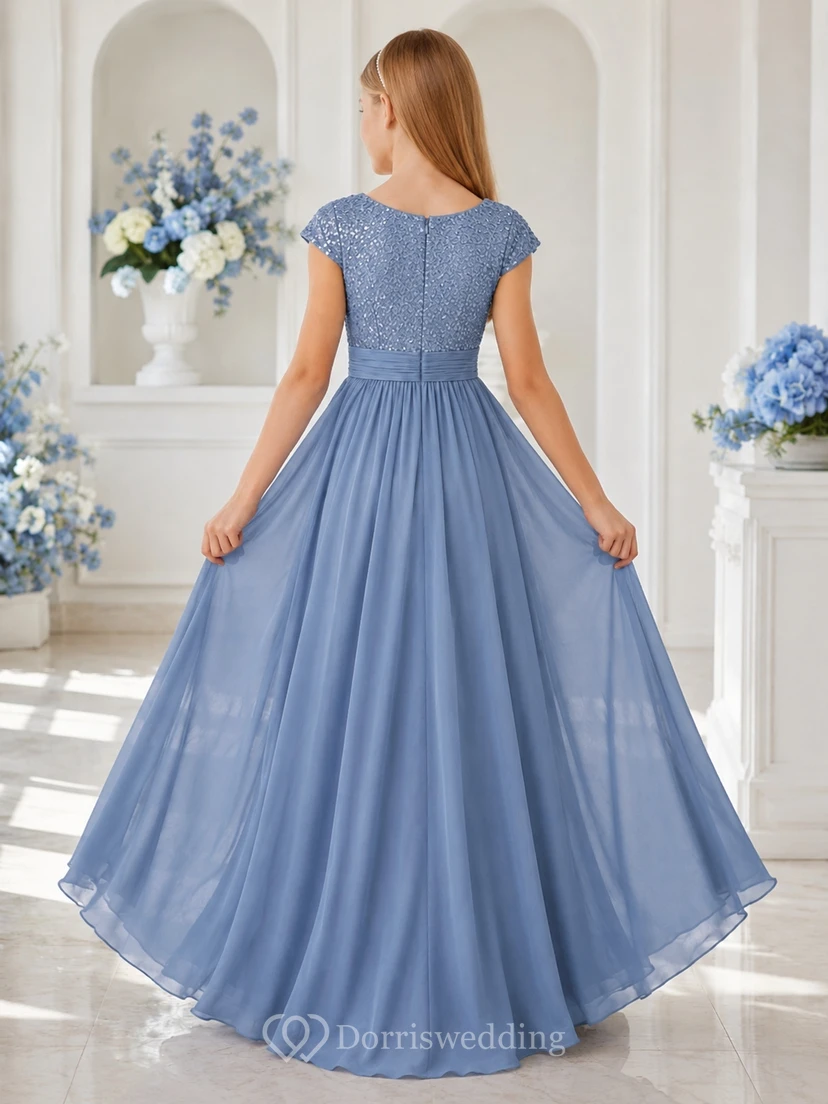 Vestido de dama de honor juvenil azul acero, corte en A, escote redondo, manga corta, gasa, detalle de lentejuelas, elegante. view 2