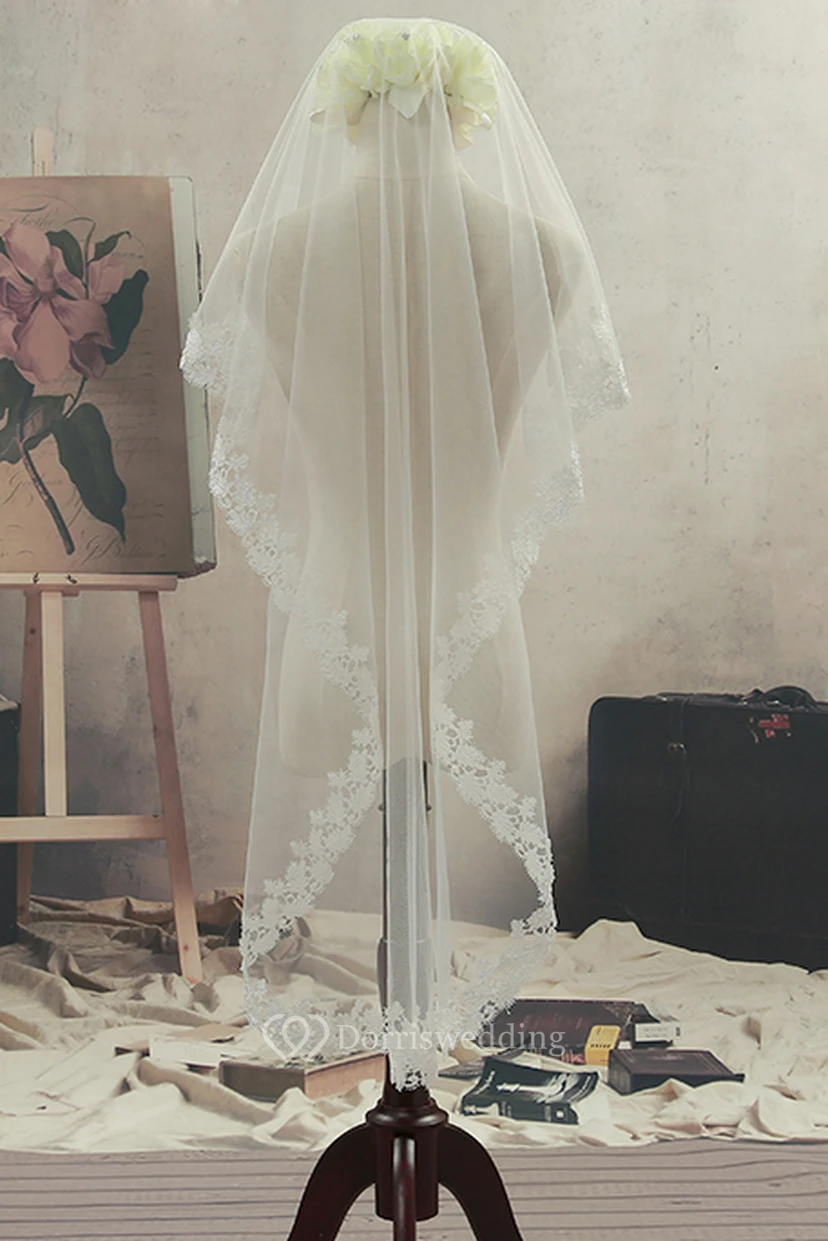 Simple Fingertip Tulle Wedding Veil with Lace Edge view 3