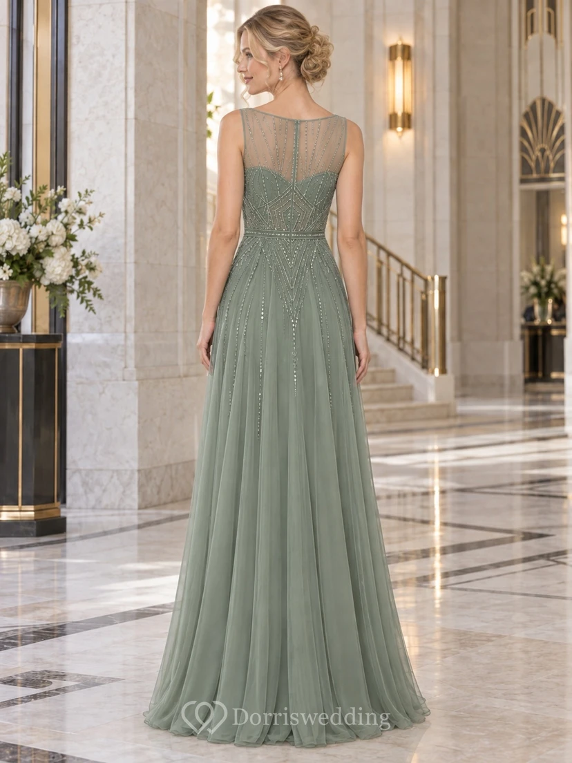Vestido largo de dama de honor vintage color verde salvia, corte A, estilo barco, sin mangas, con escote ilusión, escote corazón y detalles de cuentas. view 2