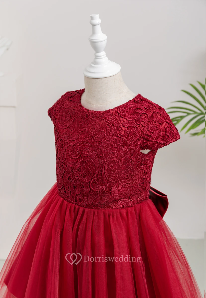 Vestido corto de damita de honor de tul y encaje rojo estilo imperio con corte en A view 9