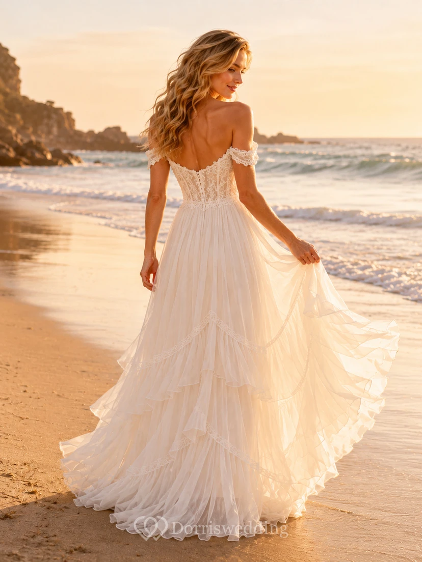 Schulterfreies, gestuftes Chiffon-Brautkleid in A-Linie für den Strand view 2