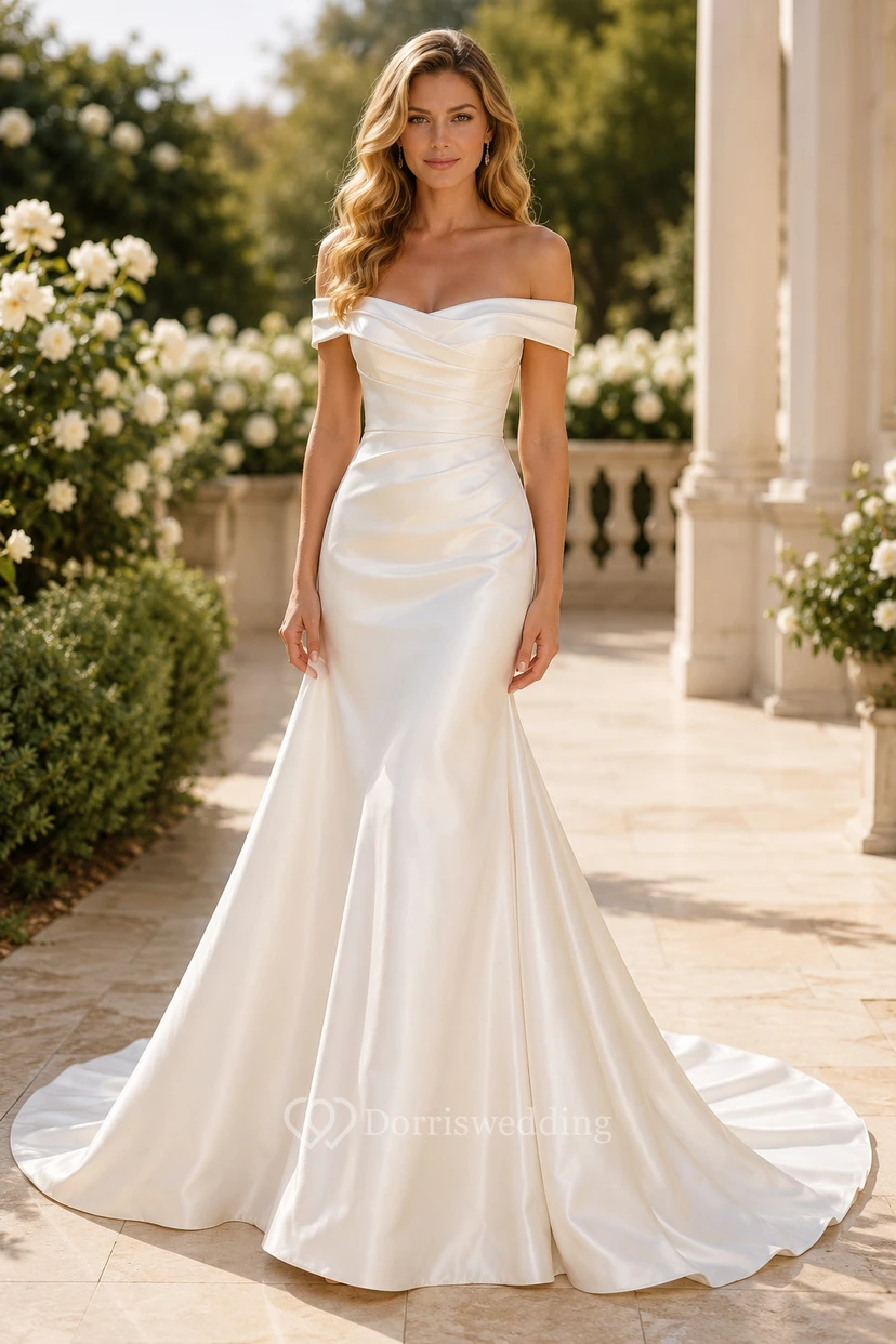 Schulterfreies Brautkleid im Meerjungfrauenstil aus Satin mit Schleppe