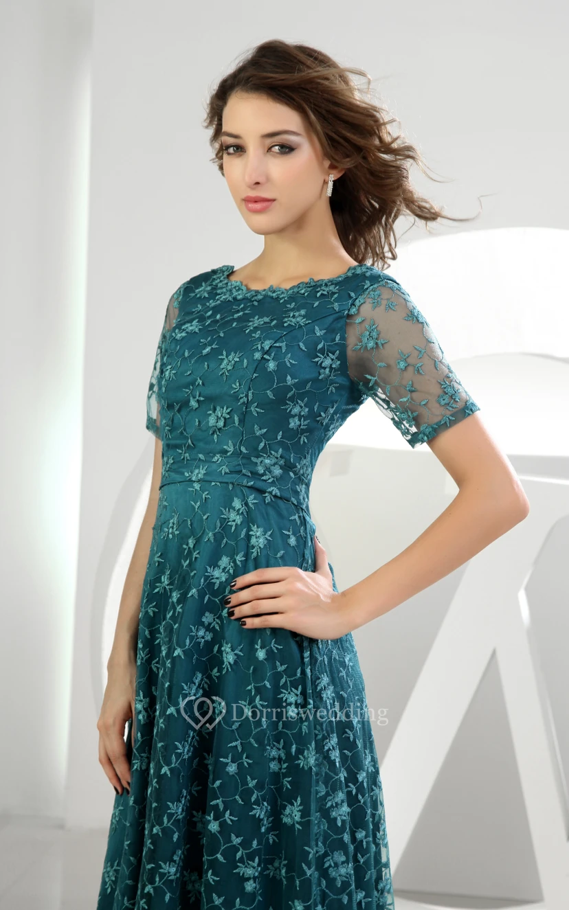 Besticktes, kurzärmeliges langes Kleid mit transparentem Oberteil view 4