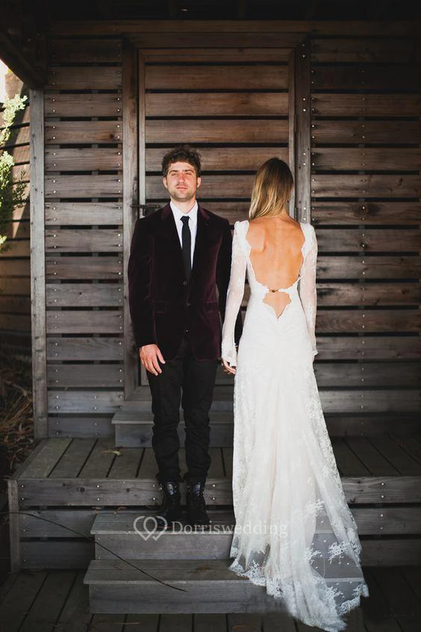 Sexy Brautkleid im Landhausstil mit tiefem V-Ausschnitt, rückenfreiem Design, langen Ärmeln, Spitze und Schleppe view 2