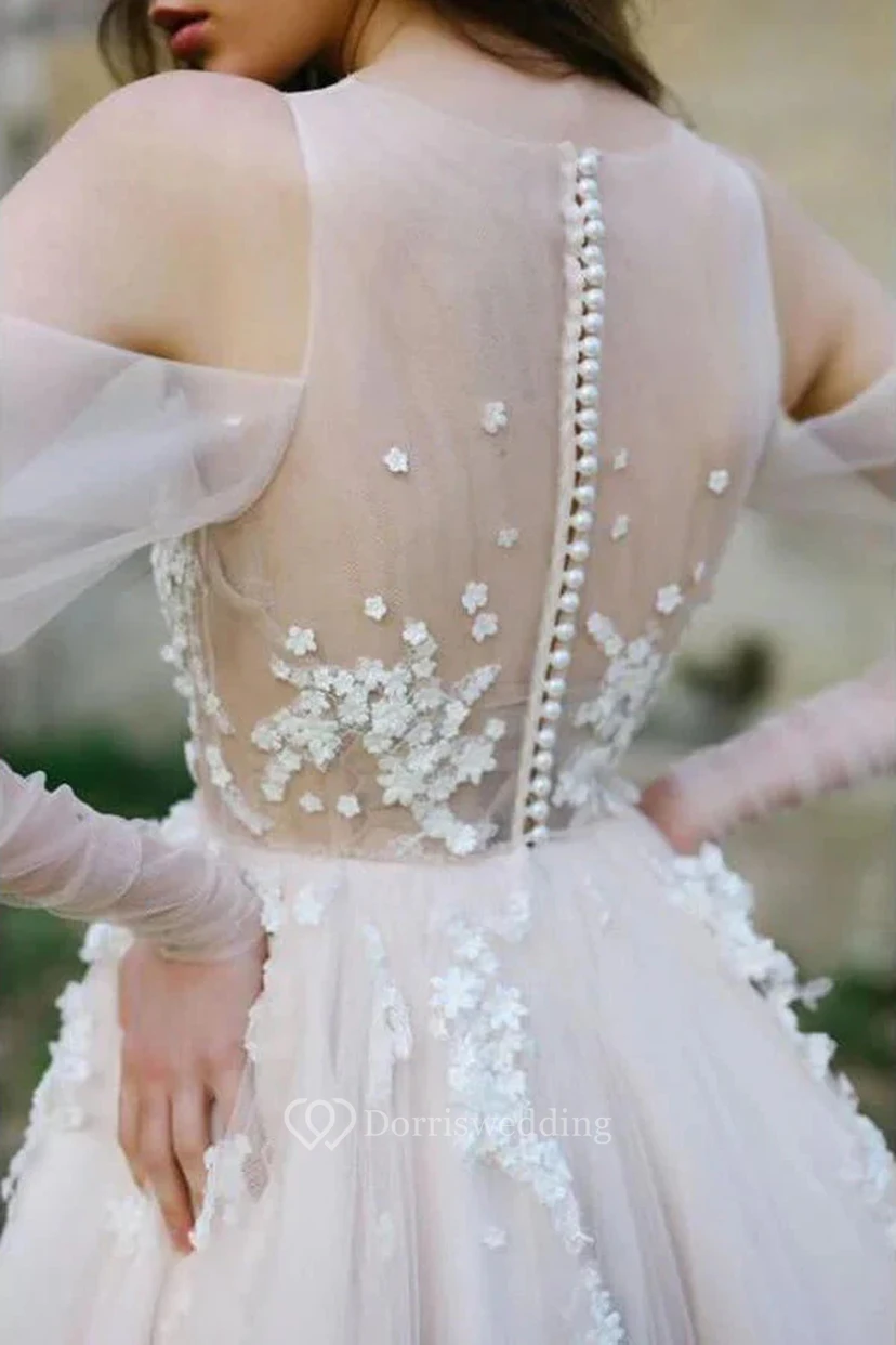 Vestido de novia campestre de corte A con fruncido y tul vaporoso efecto ilusión view 3