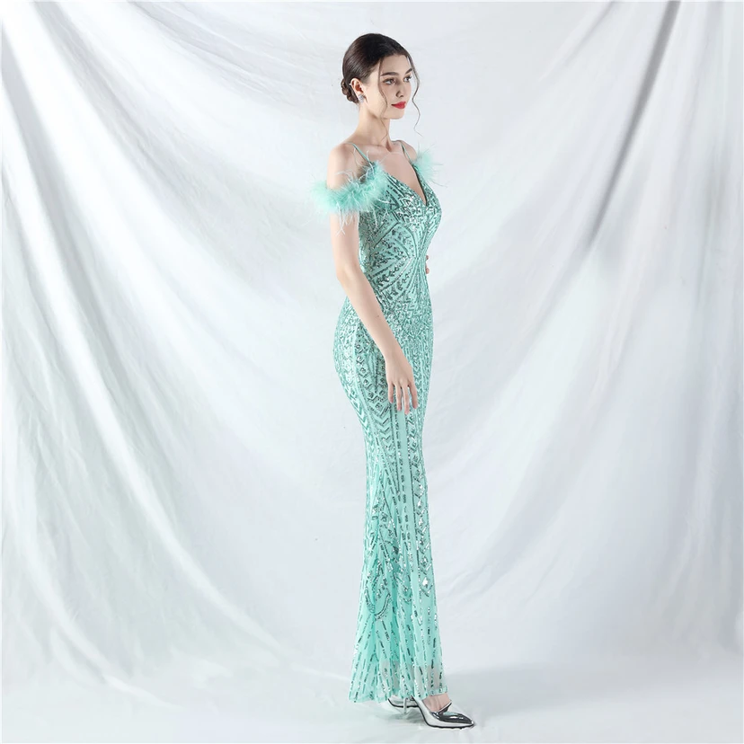 Robe de soirée haut de gamme ornée de perles florales et de plumes d'autruche. view 63