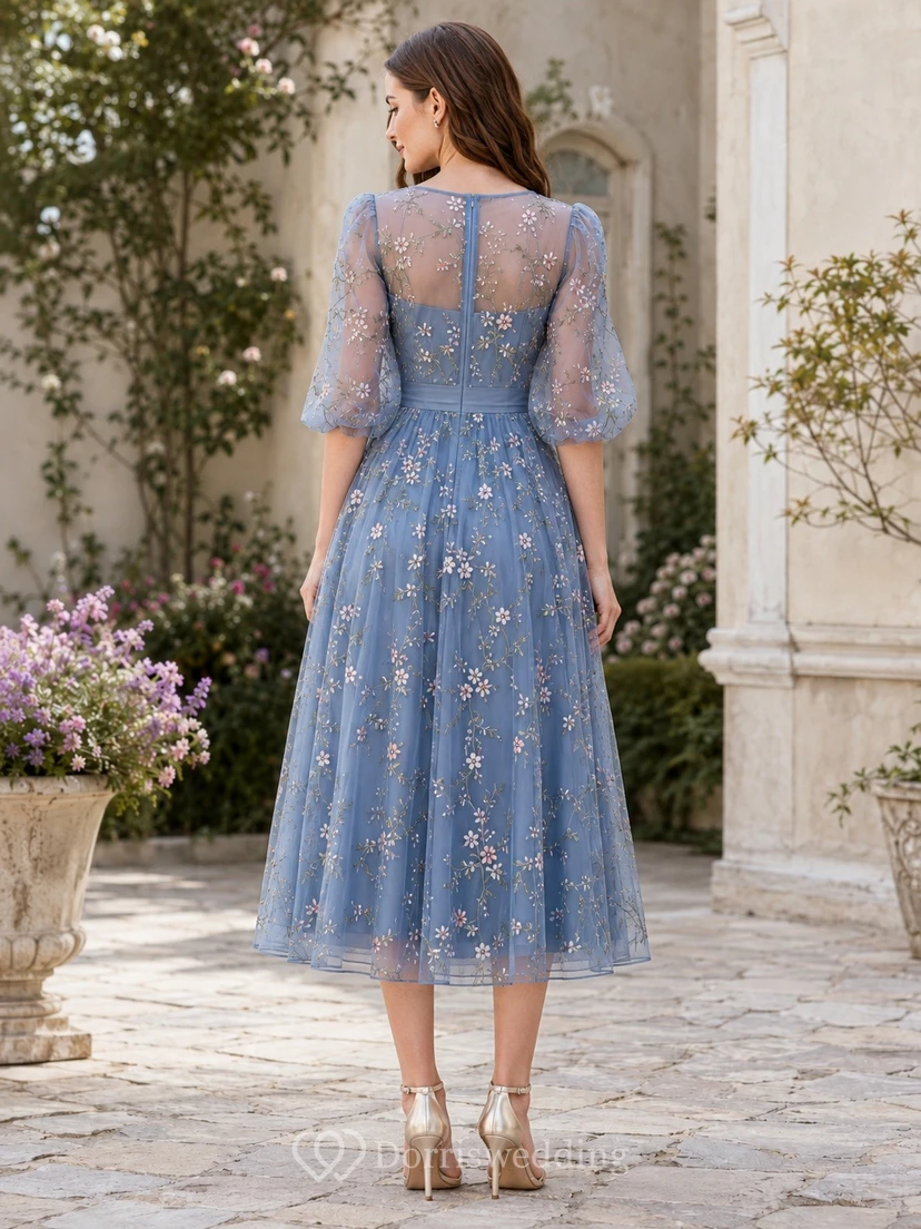 Teelanges, geblümtes, blaues Tüllkleid mit Puffärmeln und Stickerei – romantisches Gästekleid view 2