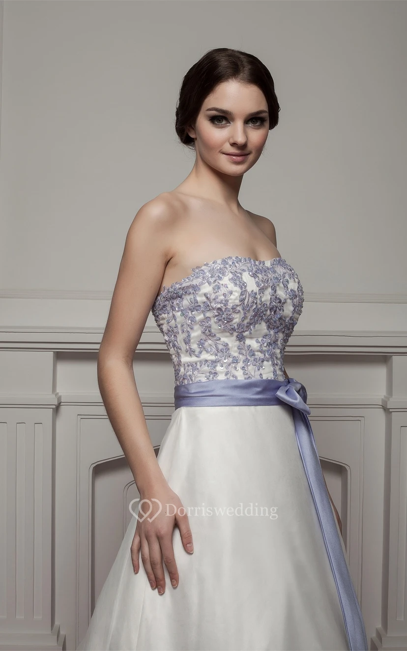 Sweetheart A-Line Appliqued Court Train and Gown With Ribbon view 8