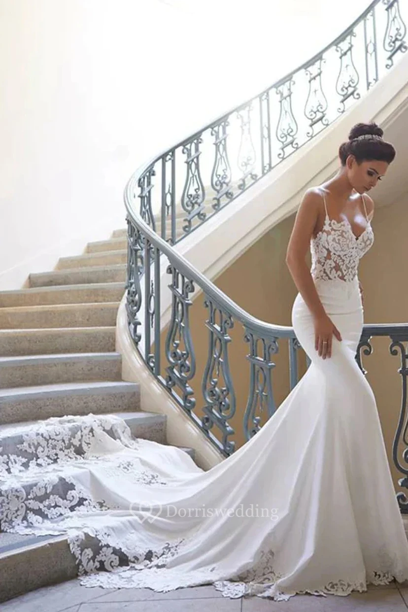 Robe de mariée sirène sexy en dentelle et mousseline avec traîne chapelle et spaghetti
