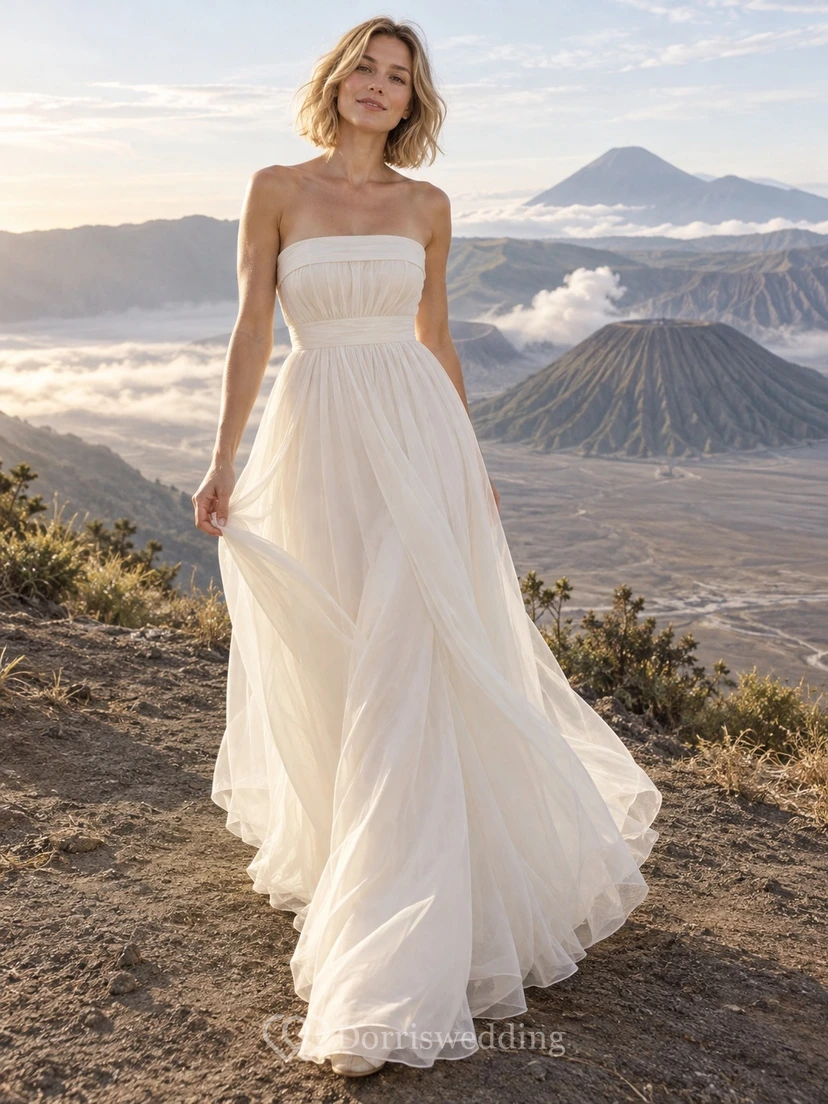 Einfaches, gerades, trägerloses, leicht gerafftes A-Linien-Brautkleid für die Hochzeit im Ausland