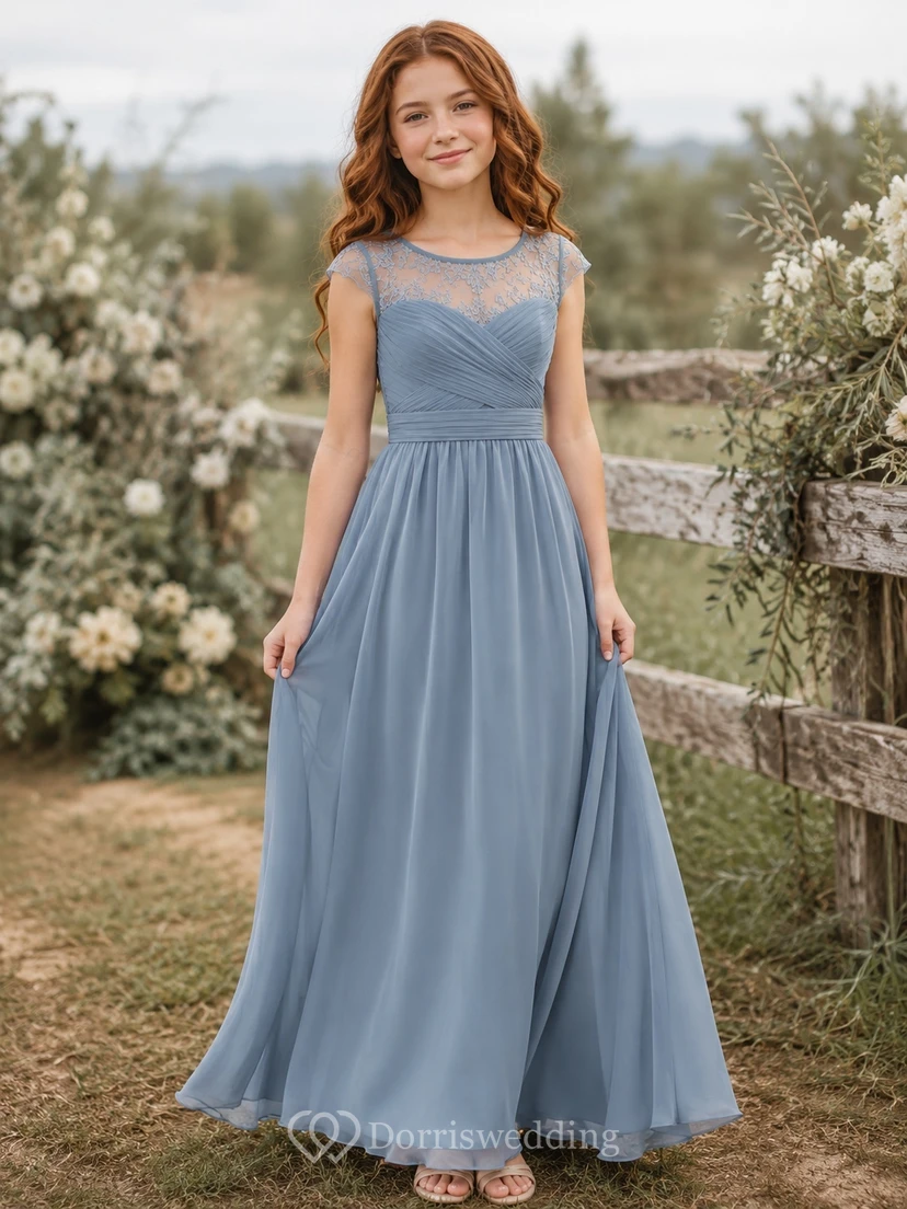 Stahlblaues Brautjungfernkleid im A-Linien-Stil mit Schmucksteinen, kurzen Flügelärmeln und Spitzendetails im Boho-Stil