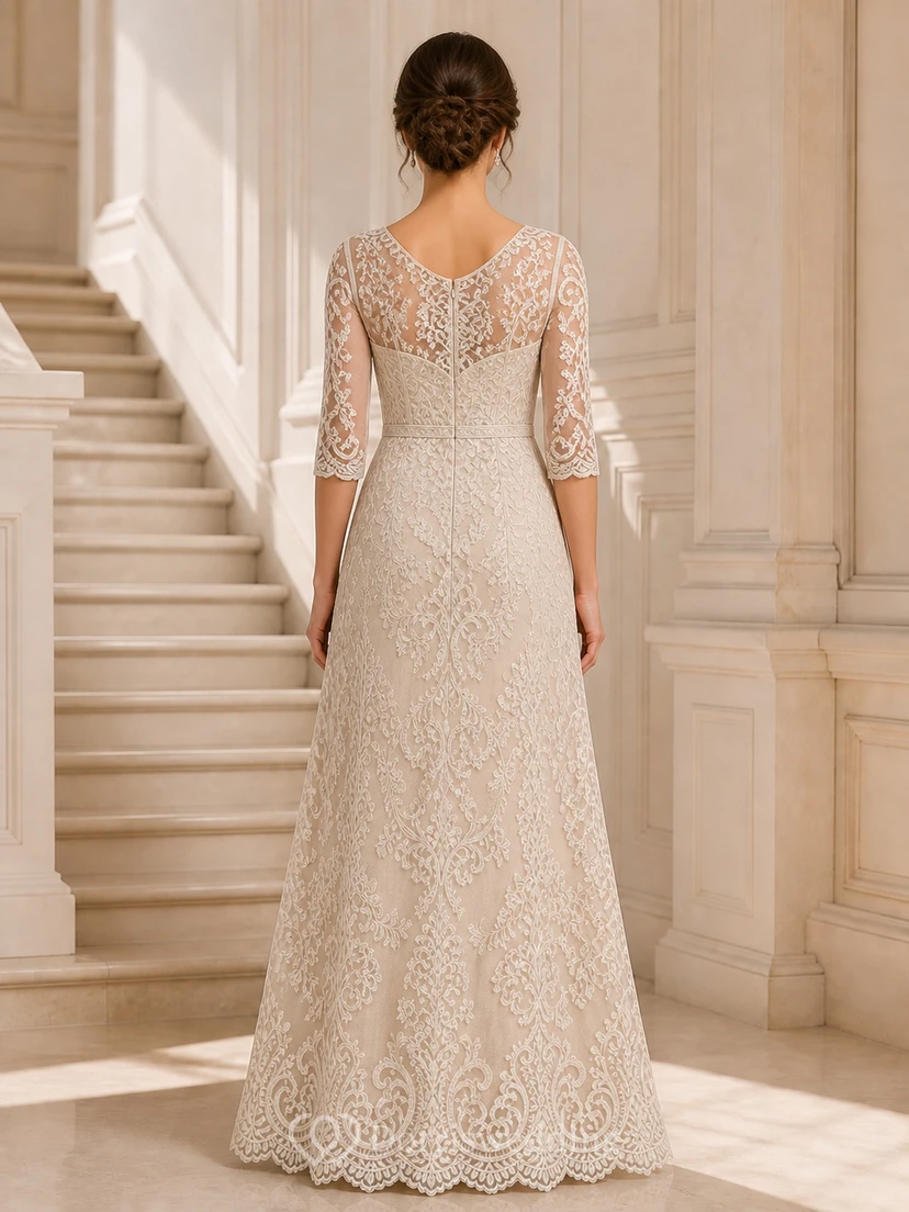 Robe de mariée modeste et élégante en dentelle, coupe trapèze, longueur au sol, manches trois-quarts, à encolure bateau, idéale pour les mariées plus âgées. view 2