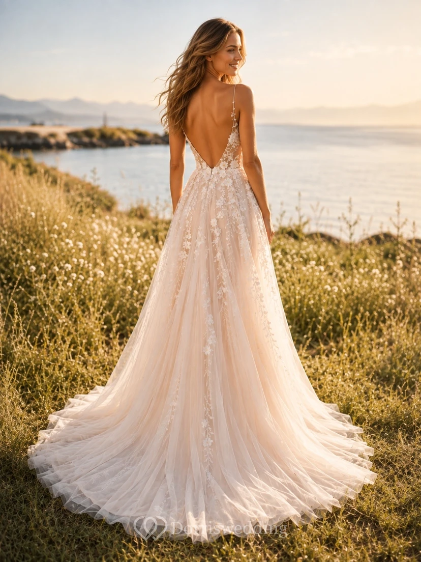Vestido de novia sencillo, formal, sin mangas, con escote en V y corte en A. view 2