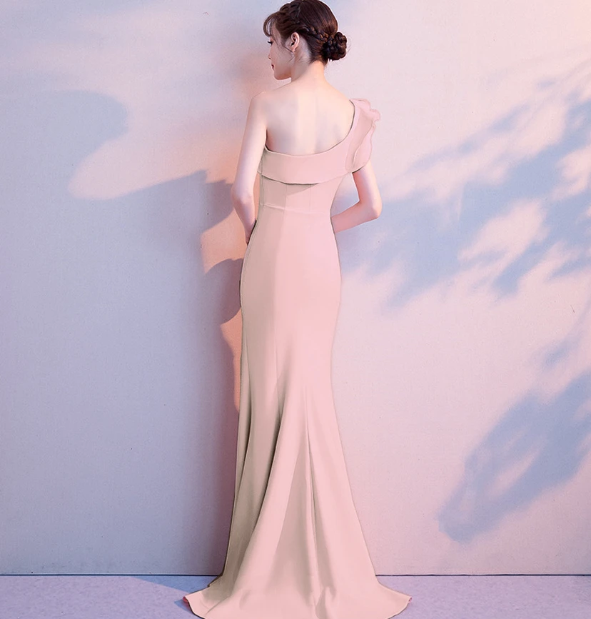 Vestido de noche para mujer, estilo banquete, Chen Qixiong, rojo, largo, elegante y sofisticado, con falda de cola de pez ajustada. view 17