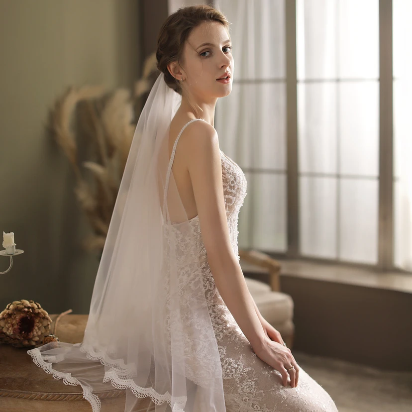 Simple Style Bridal Veil with Lace Trim view 4