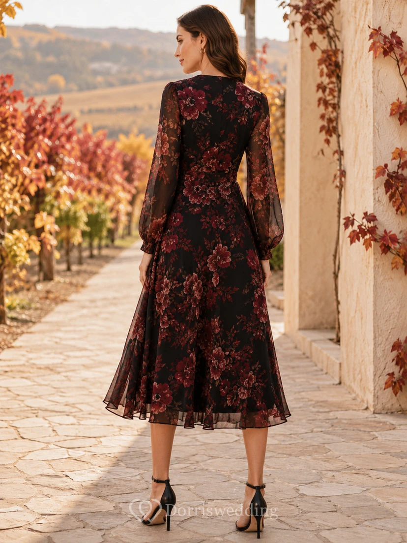 Vestido de invitada negro burdeos con estampado floral, escote en V y mangas largas hasta la rodilla. view 2