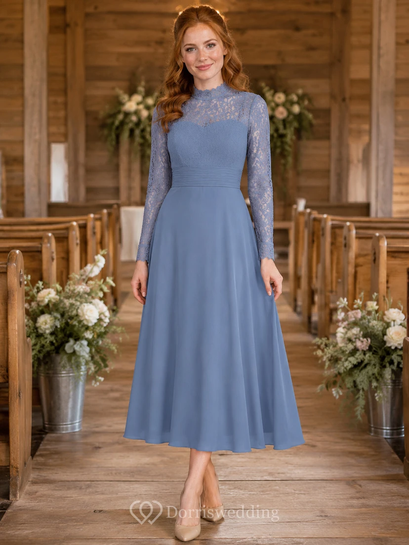 Robe midi à manches longues et empiècement en dentelle bleu poudré pour invitée religieuse