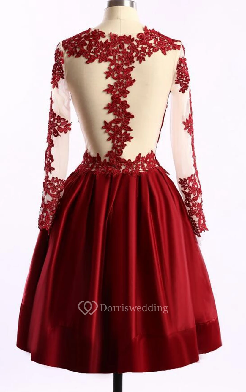 Vestido de satén con apliques de encaje y abertura en forma de ojo de cerradura, manga corta y larga view 2