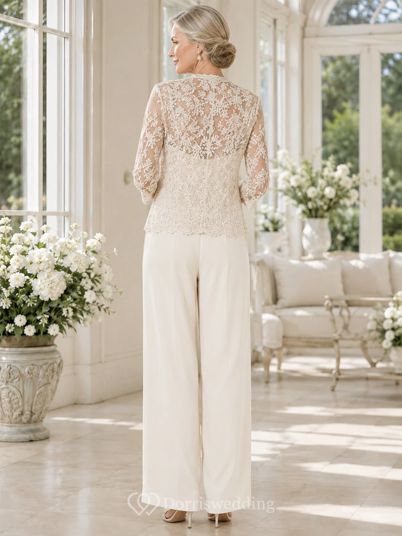 Elfenbeinfarbener Jumpsuit von Mother mit V-Ausschnitt-Spitzenjacke und gerader Hose view 2