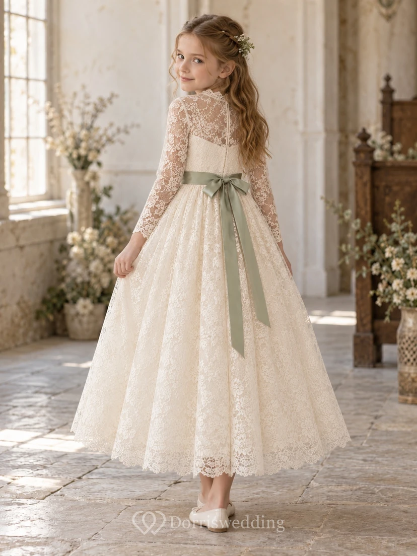 Vestido de niña de flores de manga larga, corte en A, encaje floral color marfil, hasta los tobillos, con fajín verde salvia. view 2