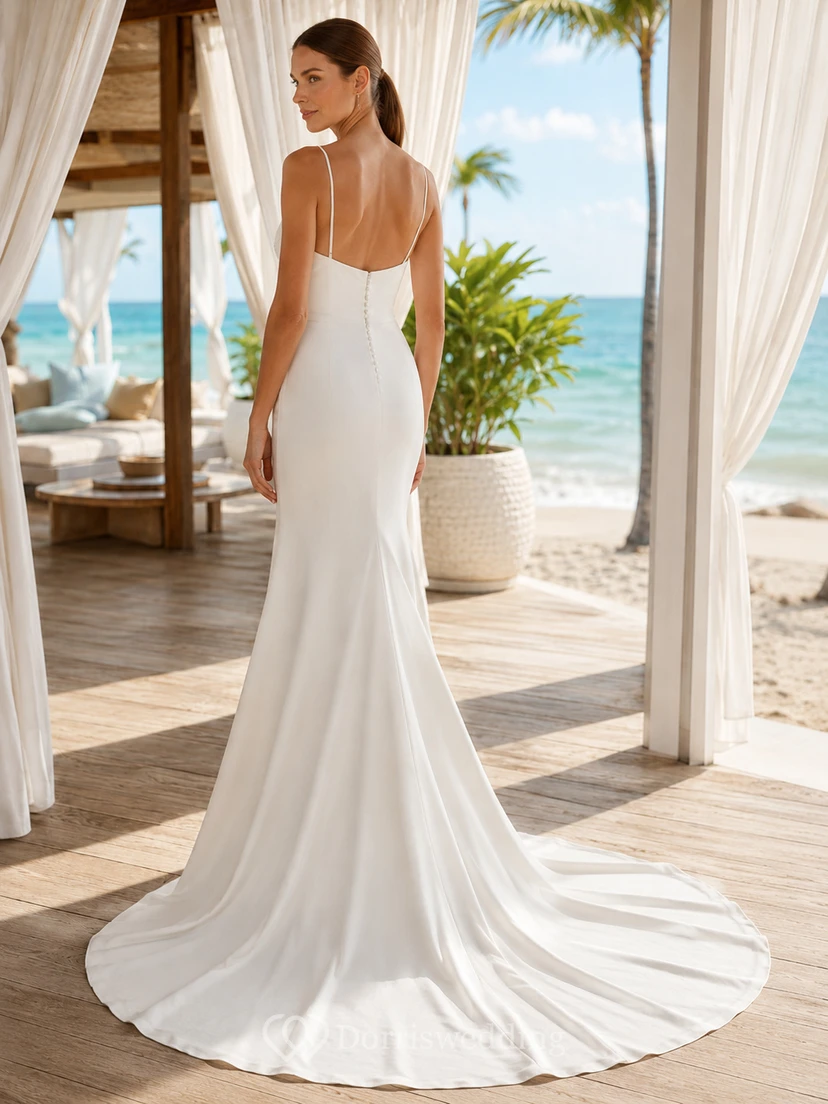 Robe de mariée sirène en satin à bretelles spaghetti et col bénitier, dos zippé, traîne chapelle view 2