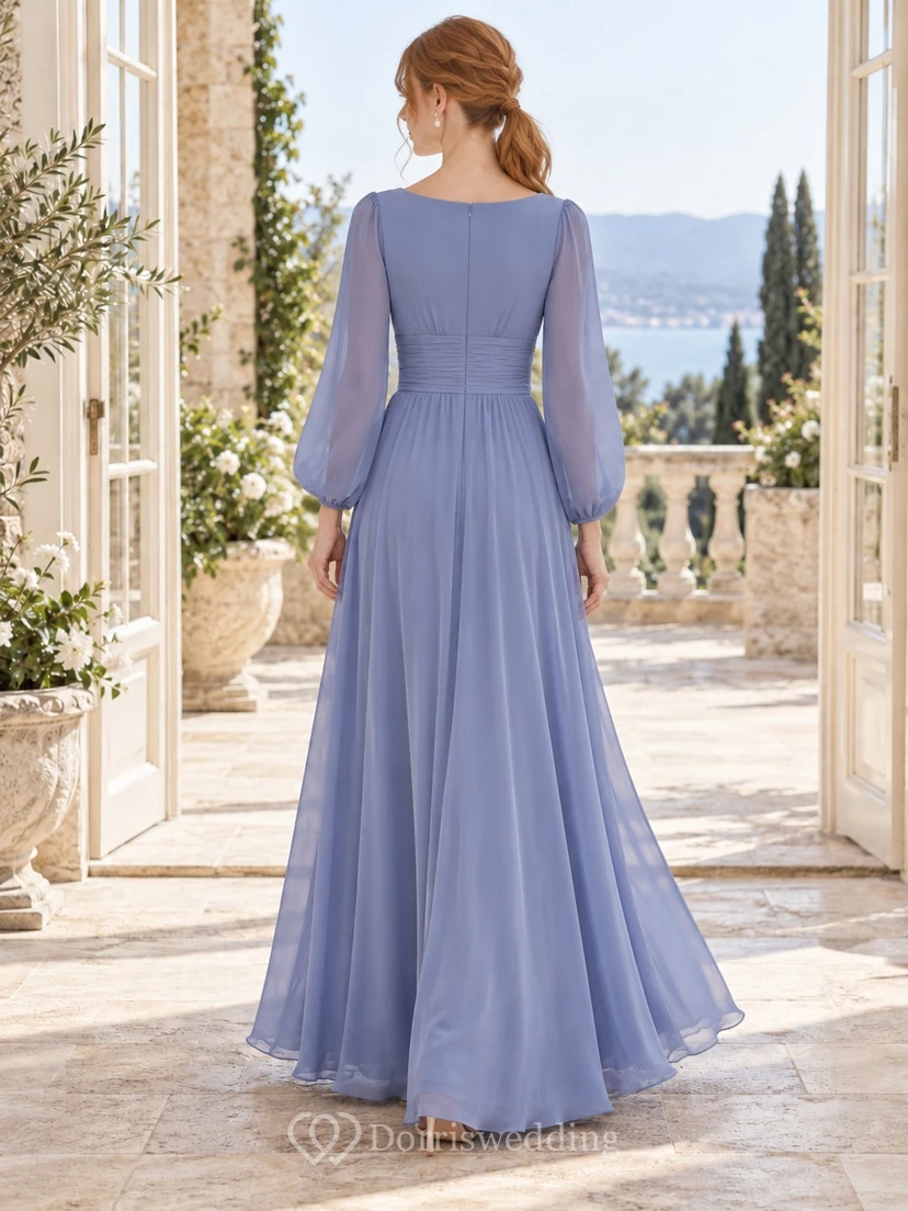 Schlichtes, periwinkelfarbenes Chiffon-Brautjungfernkleid mit langen Ärmeln, U-Boot-Ausschnitt, geraffter Taille und bodenlangem Schnitt view 2