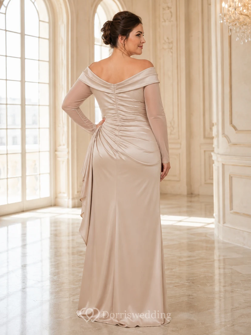 Champagnerfarbenes, modernes Brautkleid in Übergröße mit schulterfreiem Schnitt, langen Ärmeln, Raffungen und bodenlangem Design view 2