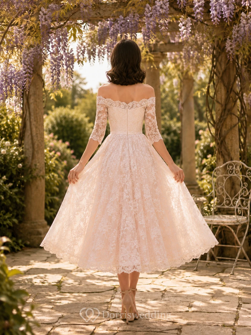 Robe de mariée romantique rose poudré en dentelle à épaules dénudées et longueur thé view 2