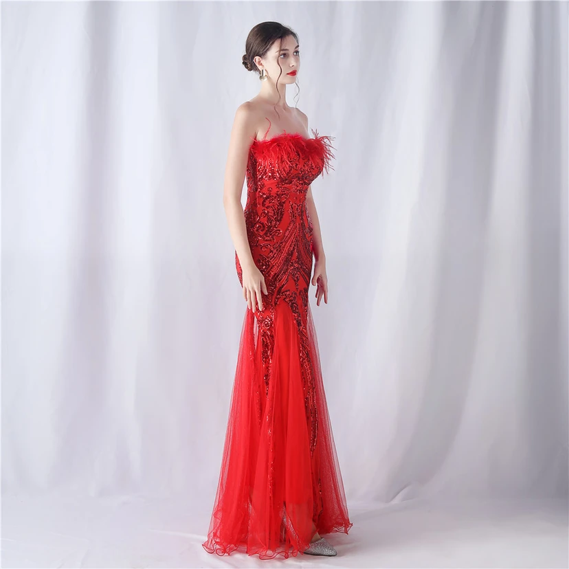 Vestido de noche de malla con lentejuelas y top palabra de honor con estampado de plumas de avestruz y flores para bodas y reuniones. view 11