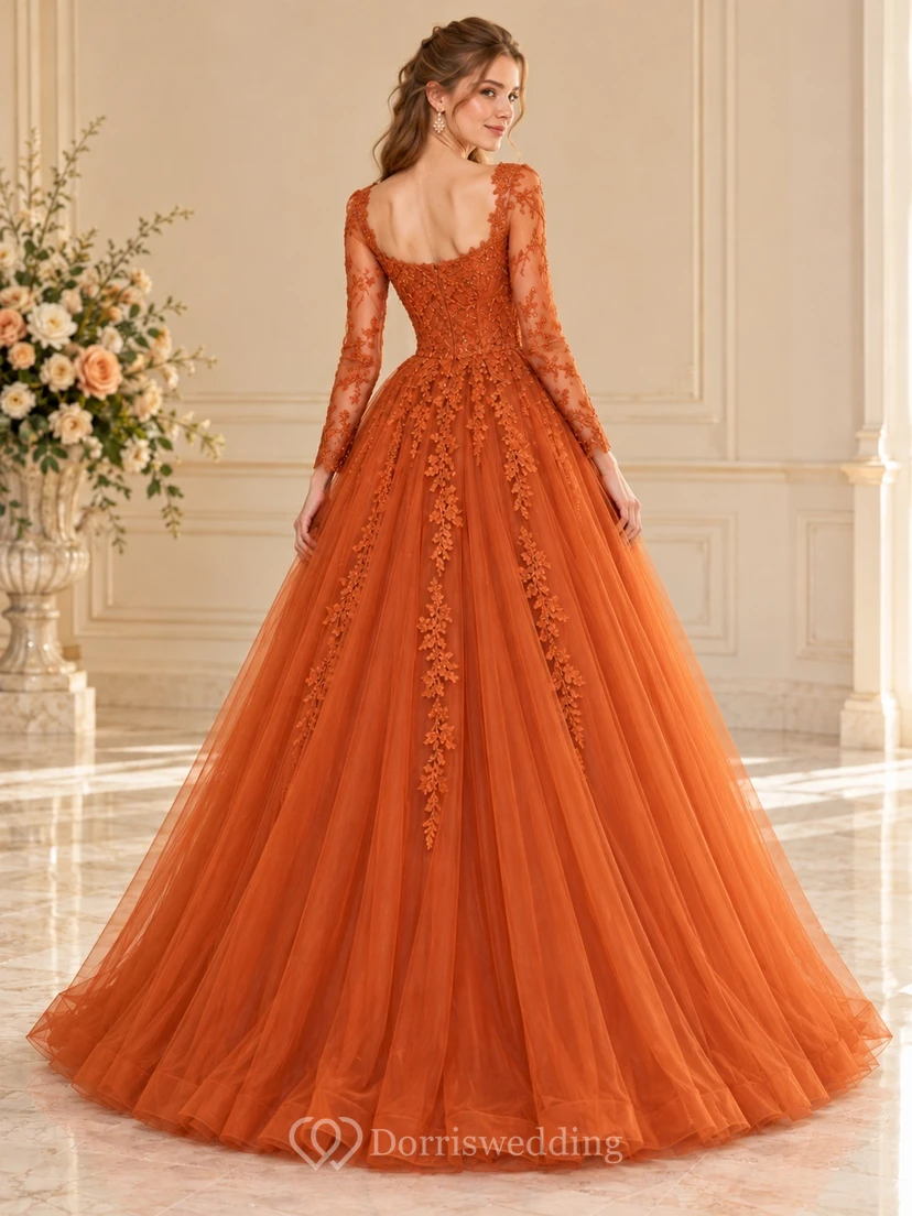 Robe de bal orange brûlé à col carré et manches longues en dentelle view 2