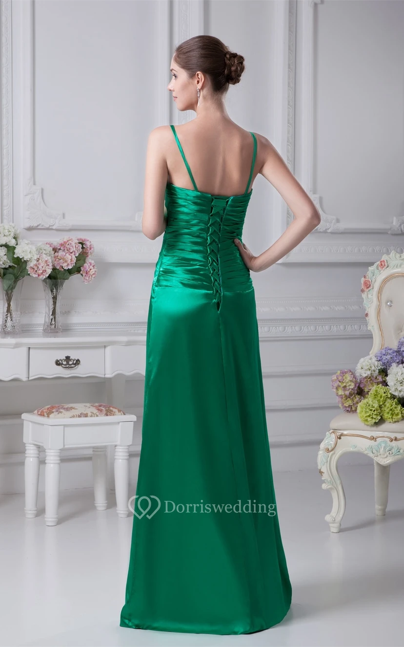 Spaghettiträger-Kleid aus Satin mit Raffungen, Kristallverzierungen und passendem Bolero view 5