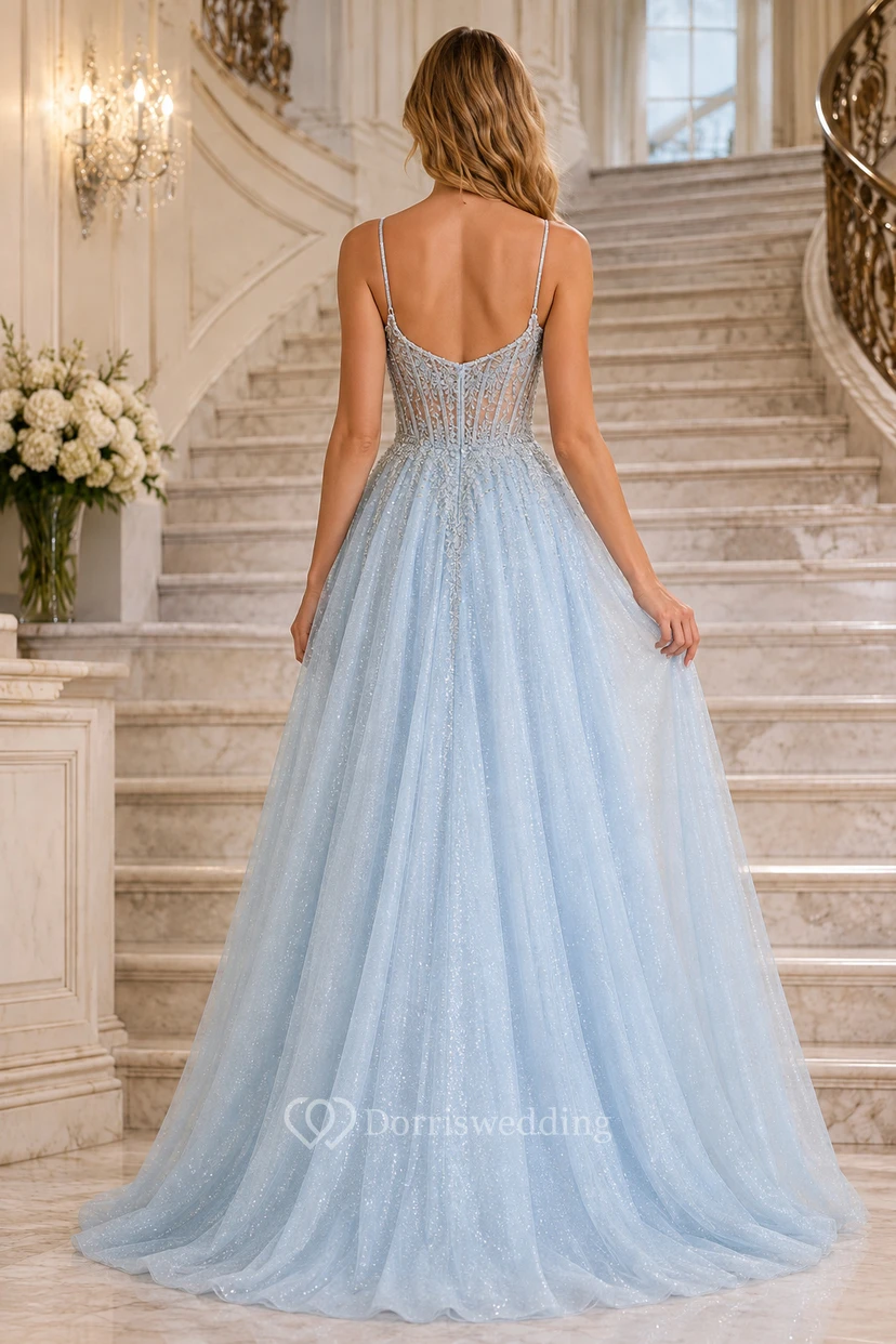 Himmelblaues Tüll-Ballkleid mit Spaghettiträgern, Korsett-Oberteil und Glitzerrock für den Abschlussball view 2