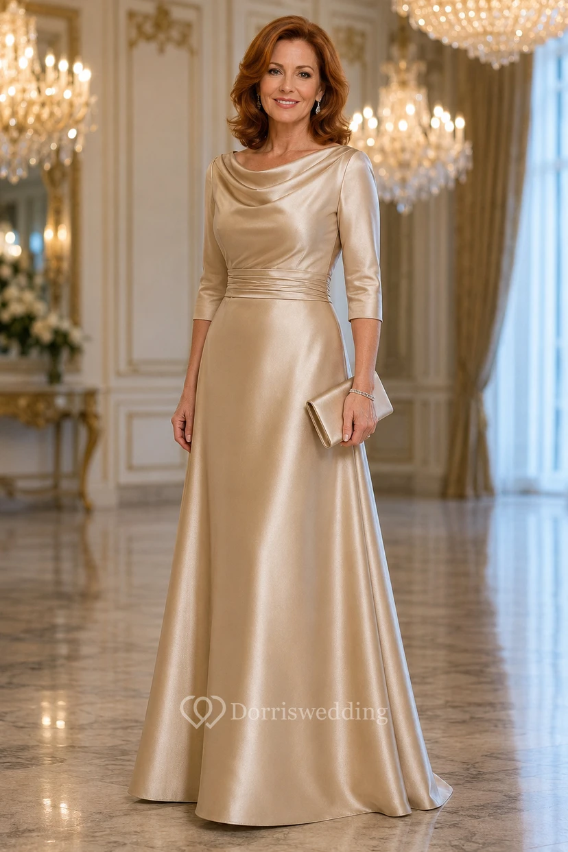 Vestido de corte A de satén color champán con cuello drapeado y mangas cortas.